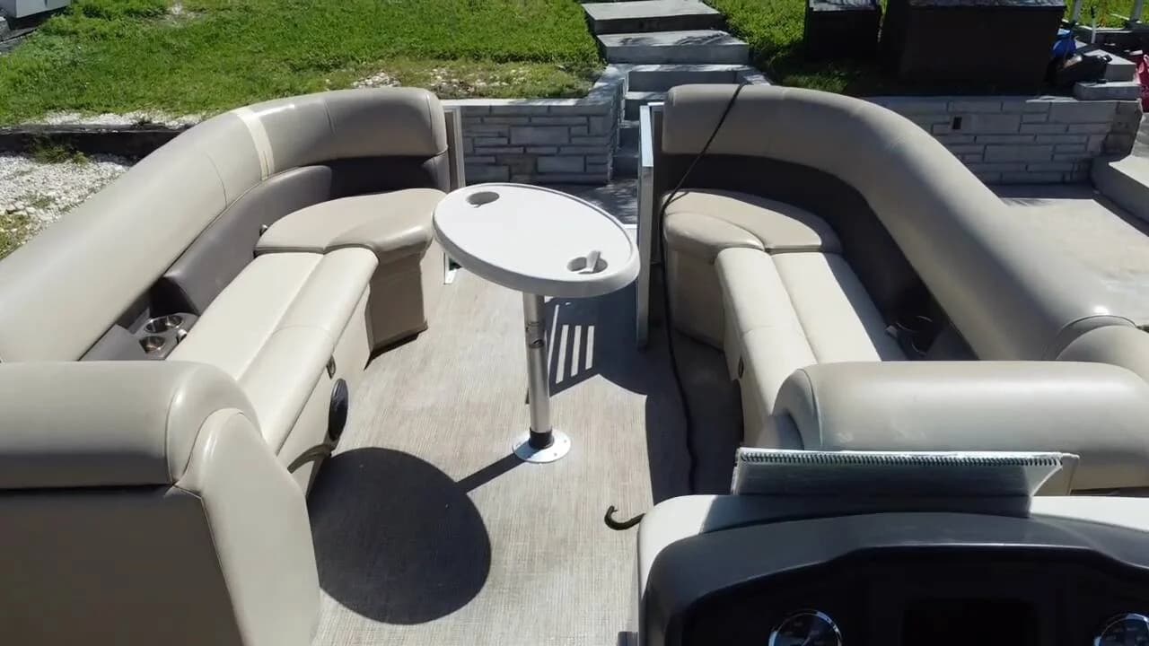 Bentley pontoon rental in Cape Coral